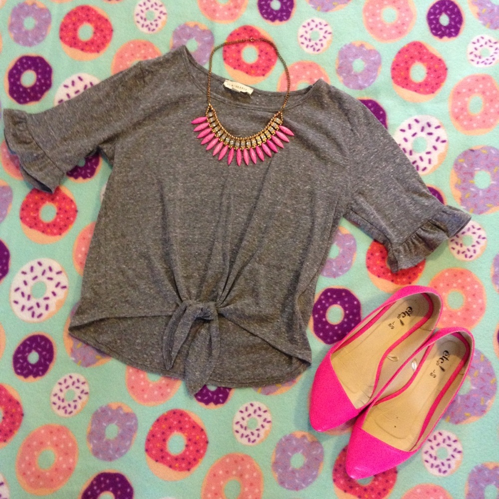 LA Hearts Grey Ruffle sleeved top